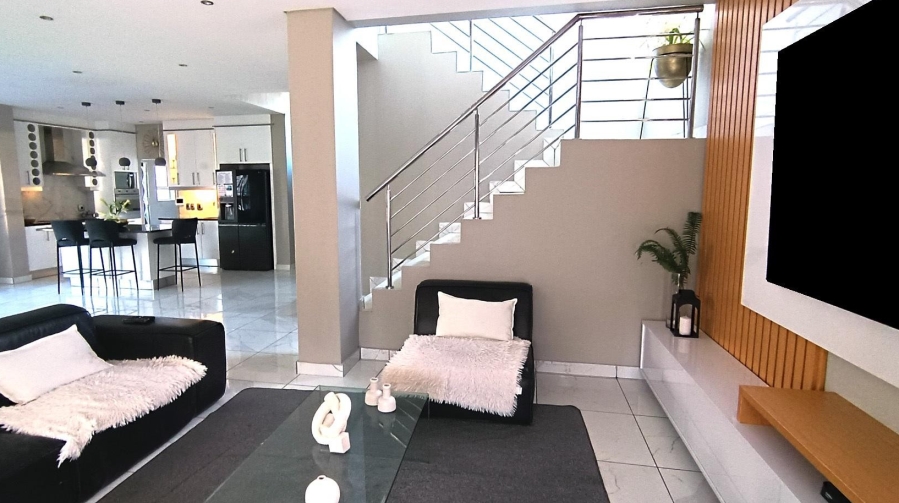 4 Bedroom Property for Sale in Parklands North Western Cape
